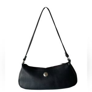 TWO BAR WEST Elegant Black Leather Shoulder Bag